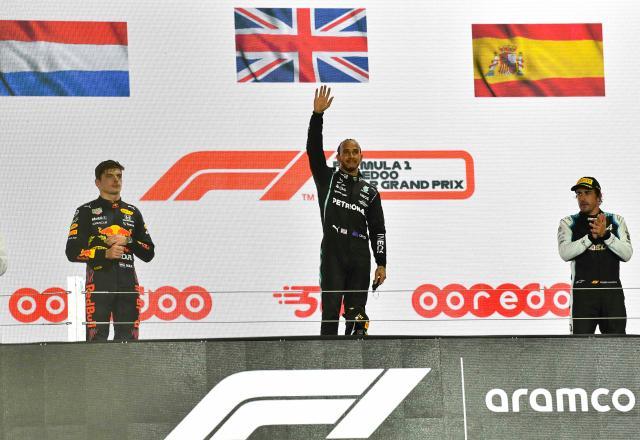 开云体育-关键时刻连夺两站冠军 七冠王汉密尔顿被“唤醒”